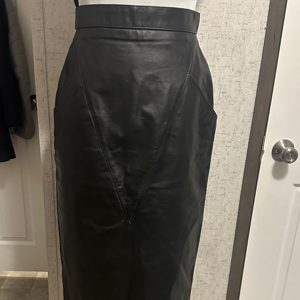1980s Wilsons Black Leather Snap Slit Pencil Skirt | small 8